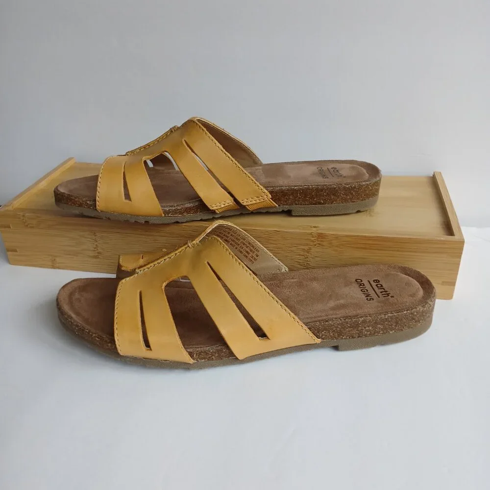 Earth Origins women's tan sandals Sz 7M